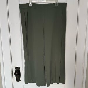 NWT Ann Taylor Factory | The Drapey Wide Leg Crop Women's Dress Pants Olive